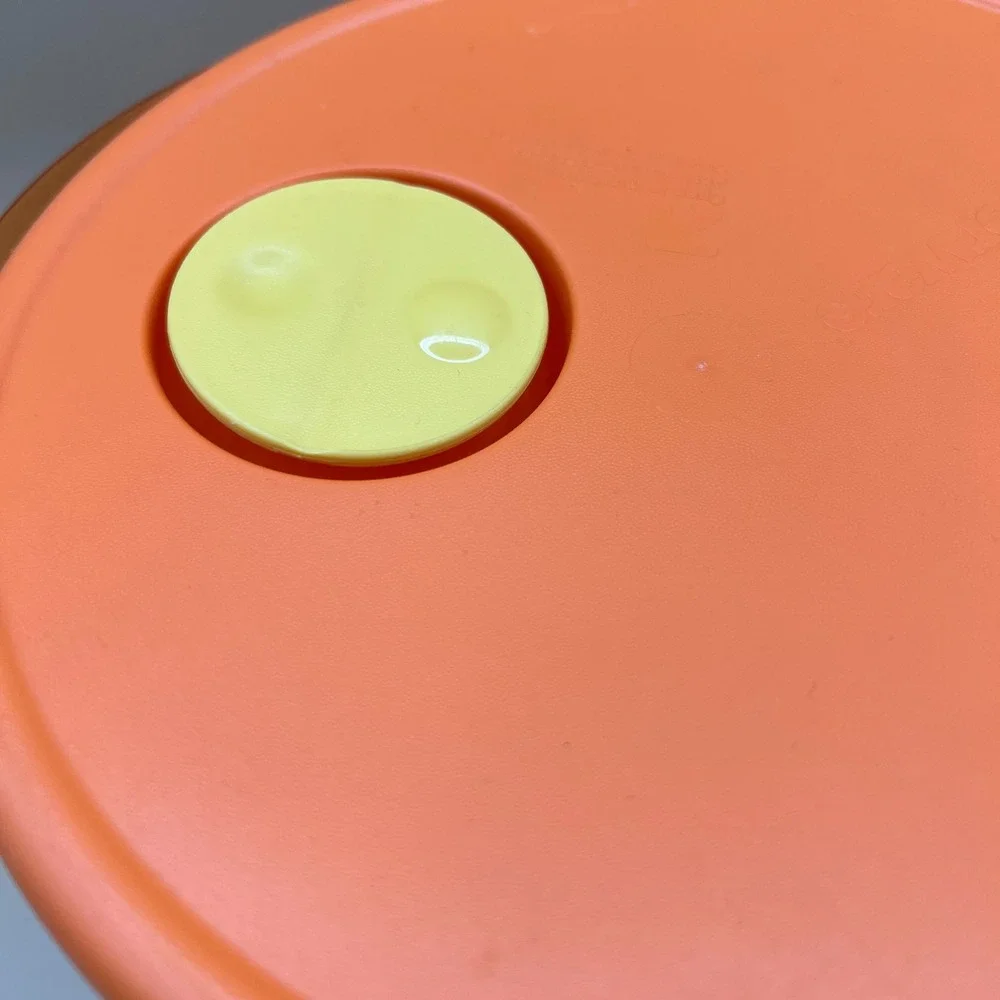 Tupperware Rock N Serve 3.5 Qt Orange Round Microwave Reheatable Bowl with Lid